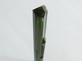 グリーントルマリン結晶